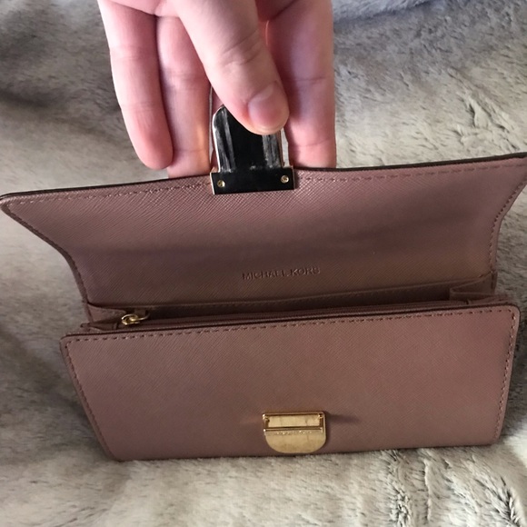 Michael Kors Wallet in Dusty Rose - Picture 2 of 7